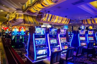 slot besar platform interface showing Wild Bandito slots alongside football markets and live dealer options
